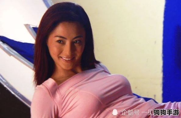 艳照张柏芝XXXHDXXX：网友热议其美丽与才华，细数她在荧幕上的精彩瞬间与个人魅力