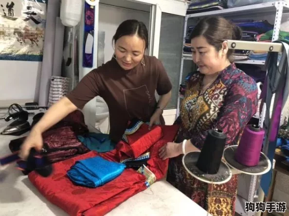 走基层城中村蒙古老阿姨:温暖人心的故事与乡愁交织的生活点滴 走基层城中村蒙古老阿姨:温暖人心的故事与乡愁交织的生活点滴