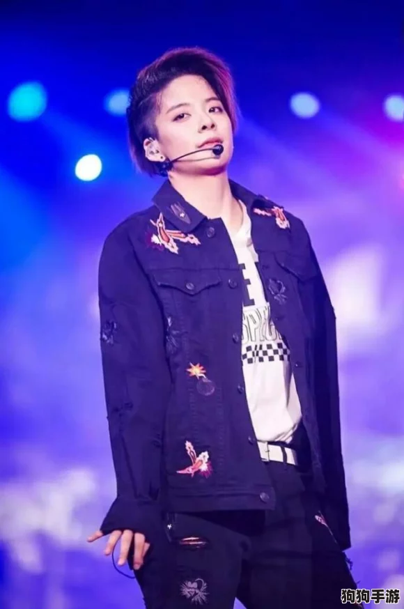 “EB韩国女rapper：展现独特风格，引发热议的实力与魅力并存”