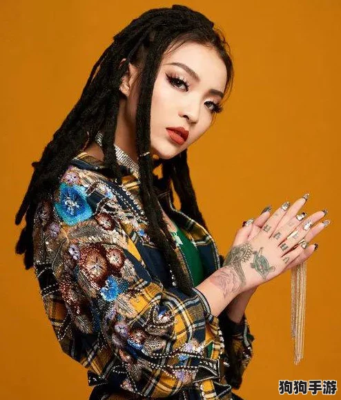 大陆第一女rapper欢迎您，带你领略音乐与时尚的完美结合！