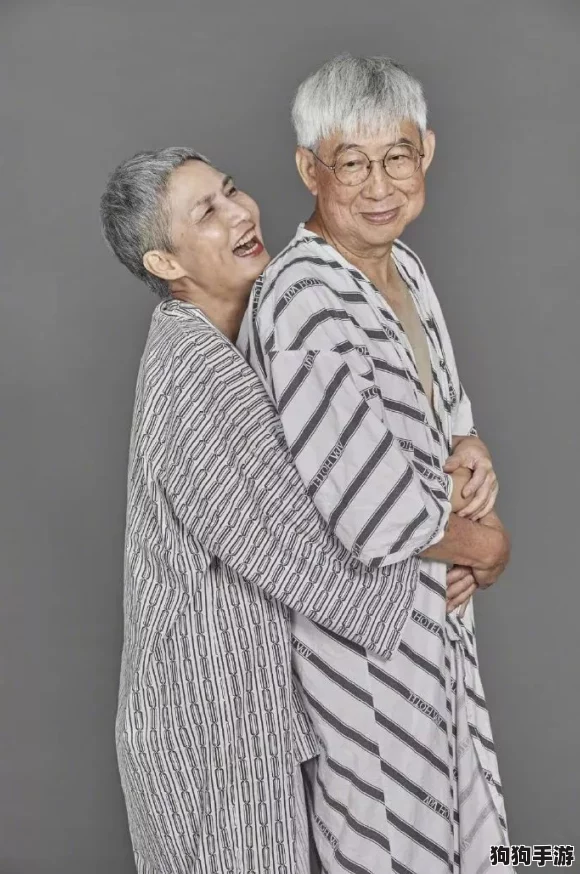 ChineseGay高龄老头互摸：探讨跨越世代的情感交流与亲密互动的多样性与深度