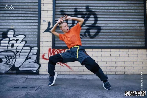 日本最年轻rapper：他的音乐风格与真实生活经历如何深刻影响了年轻人的心灵与未来？