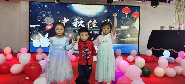 “夏晴子秦可欣中秋节欢迎仪式：人们齐聚，共享团圆氛围与独特文化体验”